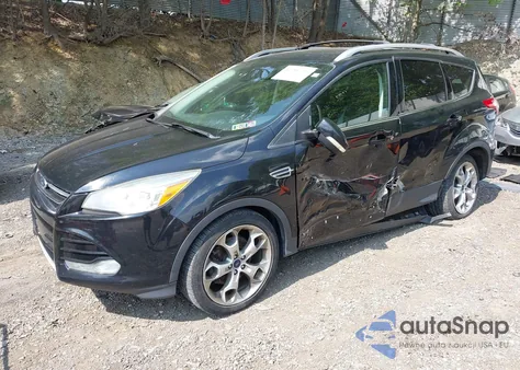 2016 Ford Escape Titanium z USA, uszkodzony, nr VIN 1FMCU9JX1GUC18335